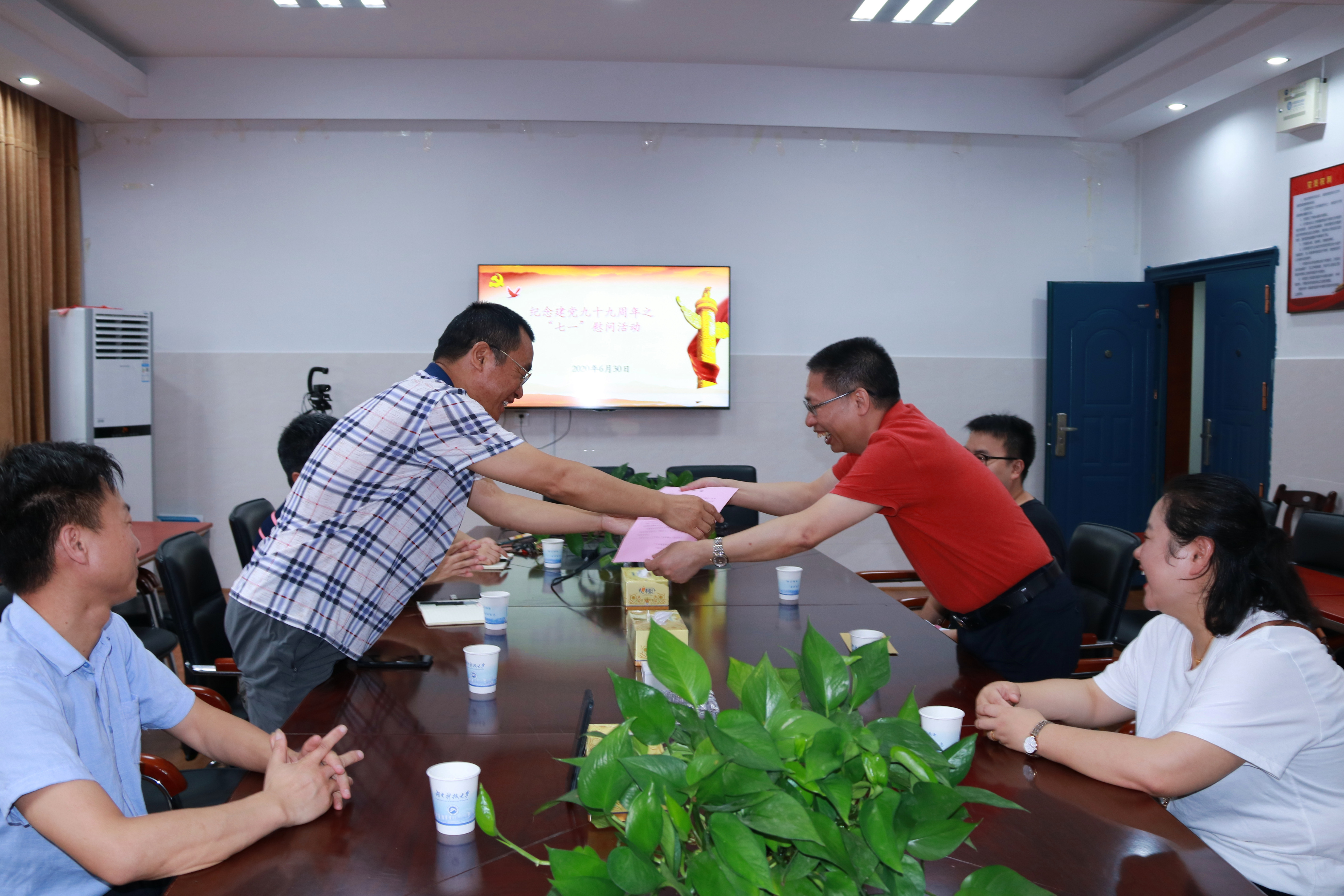 85f09d00129e46ceae9e7588bcf3c0ce.jpg tapplay