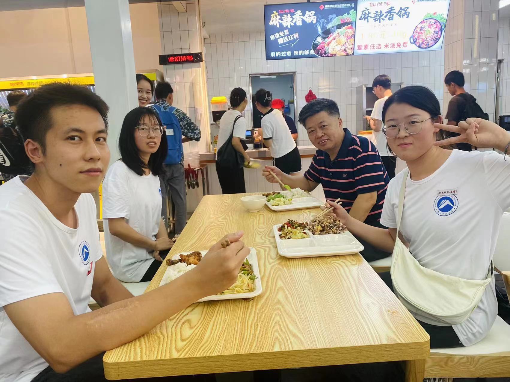 1a7b037d586f497ba6a3756e434fe6ac.jpg tapplay