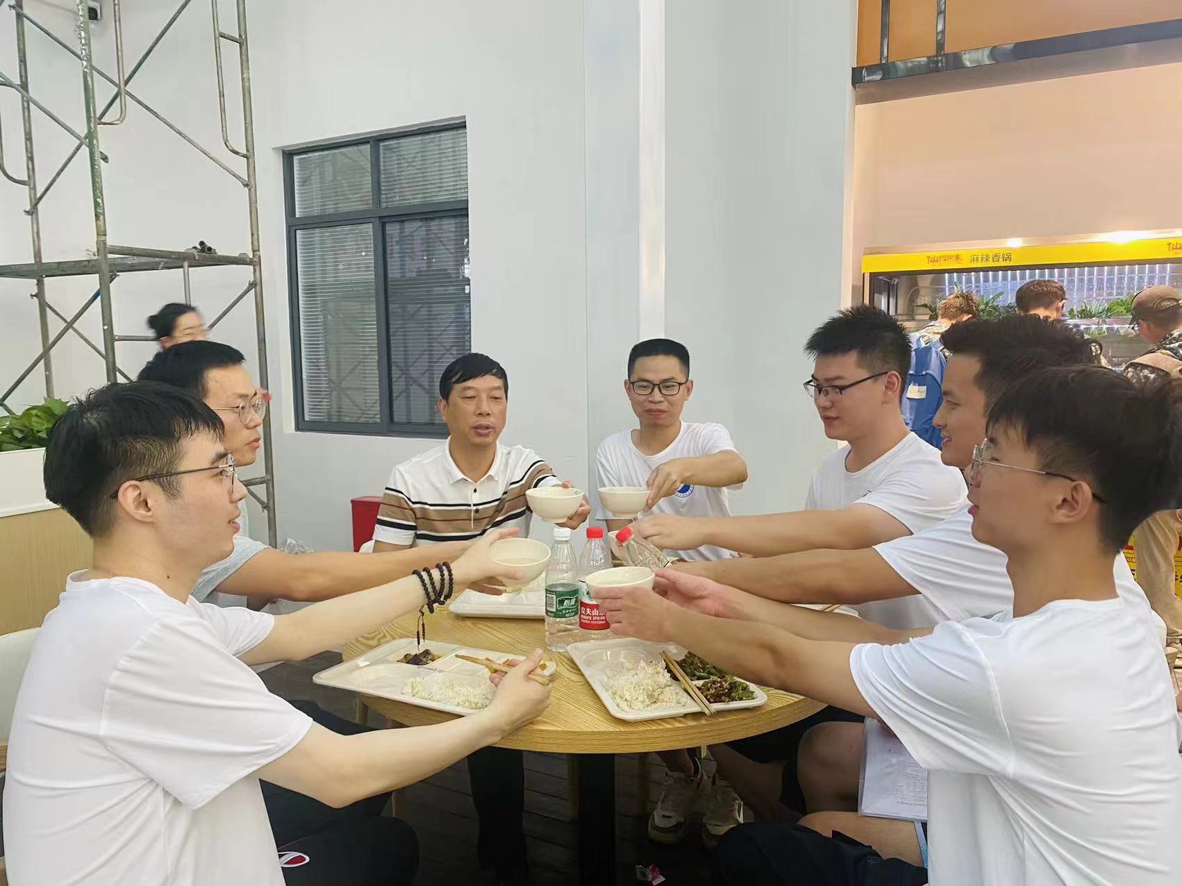 d199bf7746d94b82b68e8f7a0cbb747f.jpg tapplay